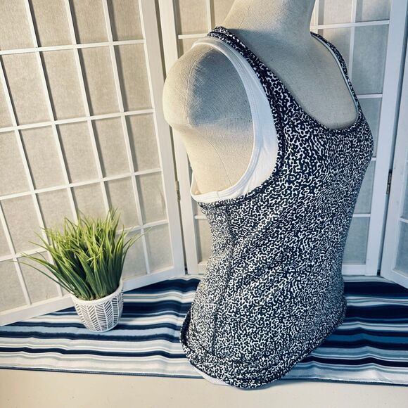 Tank Tops - Picture 5 of 12